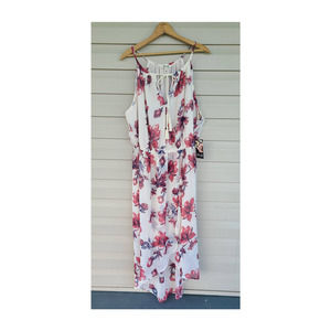 NWT Hint Of Blush Floral Dress Size‎ 2x / XXL